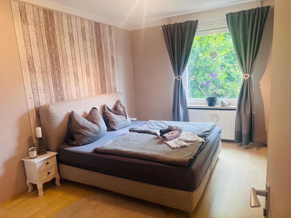 4 Zimmer 11 Personen Wohnung Garten Terrasse Grill 2 Badezimmer Wuppertal Exteriör bild