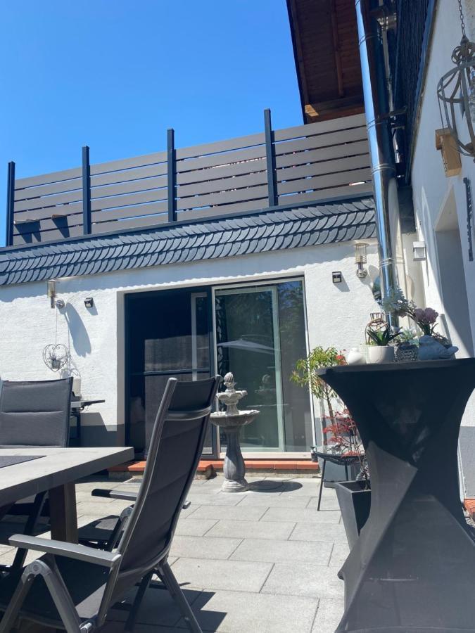 4 Zimmer 11 Personen Wohnung Garten Terrasse Grill 2 Badezimmer Wuppertal Exteriör bild