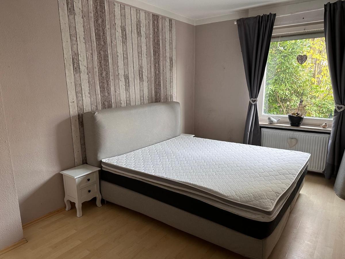 4 Zimmer 11 Personen Wohnung Garten Terrasse Grill 2 Badezimmer Wuppertal Exteriör bild